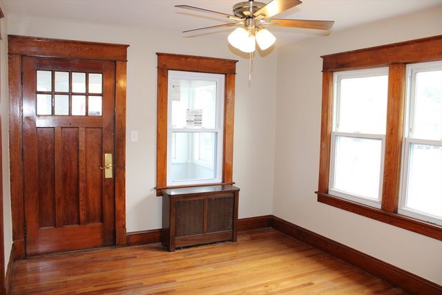 32 Kent Rd, Springfield, MA 01129