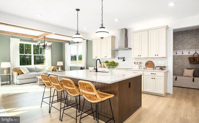 995 AINSLEY LN, Stafford, VA 22554