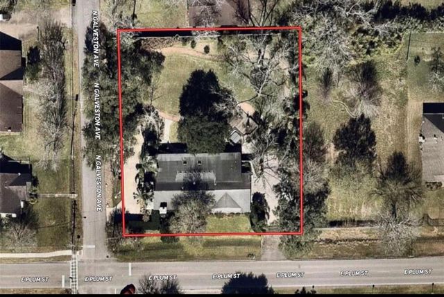 2111 N Galveston Avenue, Pearland, TX 77581