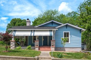 322 South ST, Bedford, VA 24523
