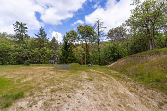 202 Westridge Drive, Grants Pass, OR 97526
