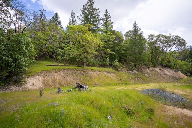202 Westridge Drive, Grants Pass, OR 97526