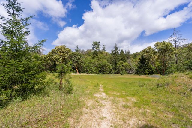 202 Westridge Drive, Grants Pass, OR 97526