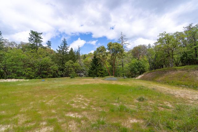 202 Westridge Drive, Grants Pass, OR 97526