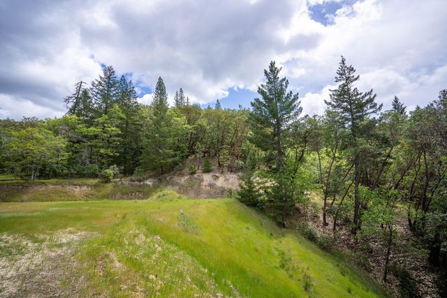 202 Westridge Drive, Grants Pass, OR 97526