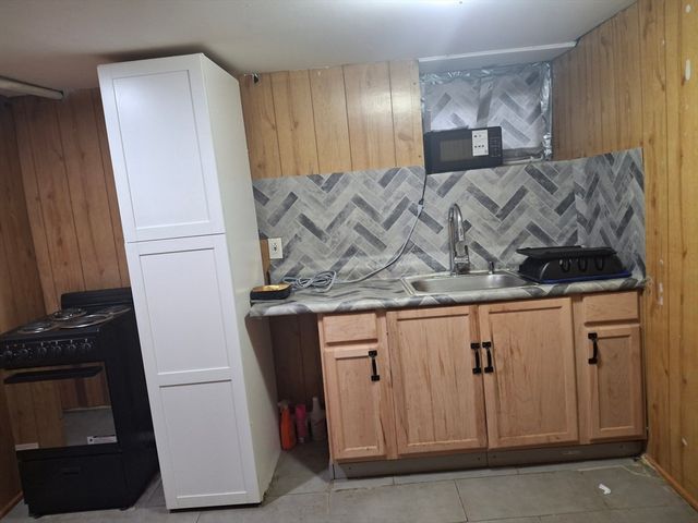 333 Lynnfield Street, Lynn, MA 01904