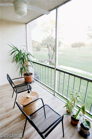 225 Turtle Lake CT 207, Naples, FL 34105