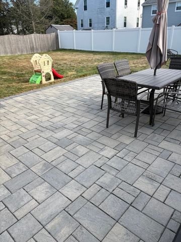 51 Emerson Ave, Peabody, MA 01960