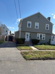 51 Emerson Ave, Peabody, MA 01960