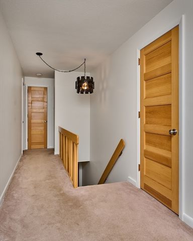 15 Red Fox Ln, Amherst, MA 01002