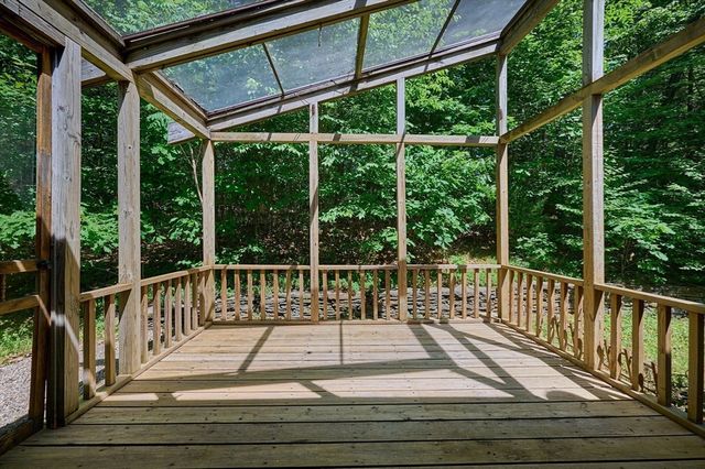 15 Red Fox Ln, Amherst, MA 01002