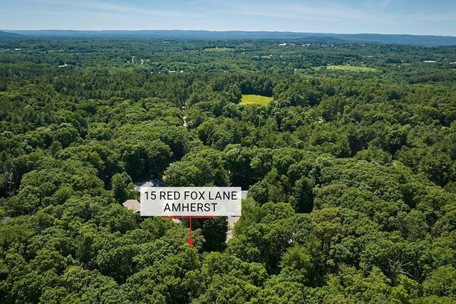 15 Red Fox Ln, Amherst, MA 01002