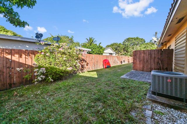 1100 Summer Street 1, Palm Springs, FL 33461