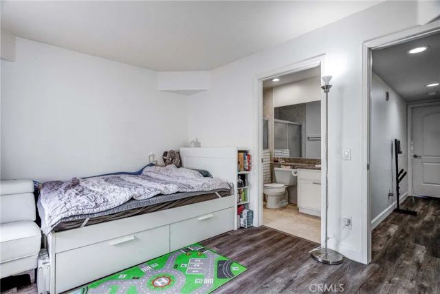 532 N Mariposa Avenue 104, Los Angeles, CA 90004