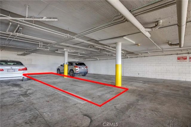 532 N Mariposa Avenue 104, Los Angeles, CA 90004