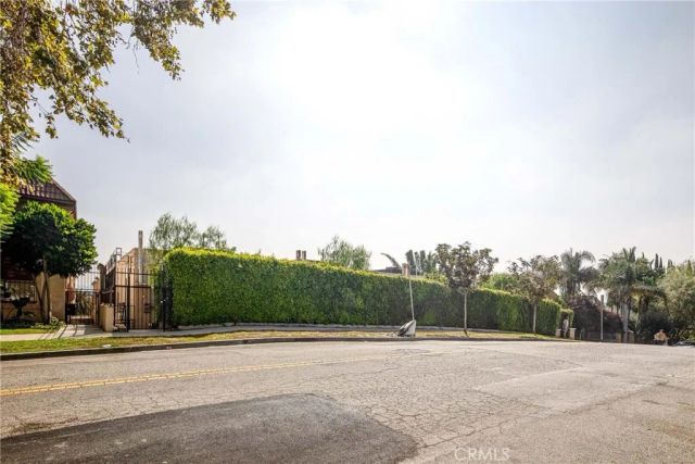 532 N Mariposa Avenue 104, Los Angeles, CA 90004