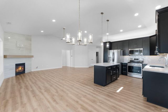 2001 Bogey Court, Auburn, IN 46706