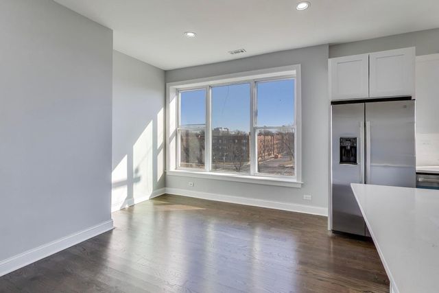 313 E 60th Street 4, Chicago, IL 60637