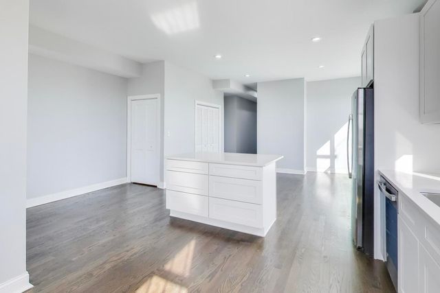 313 E 60th Street 4, Chicago, IL 60637