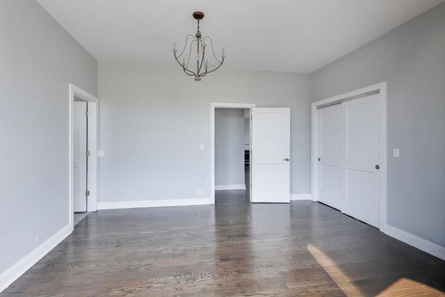 313 E 60th Street 4, Chicago, IL 60637