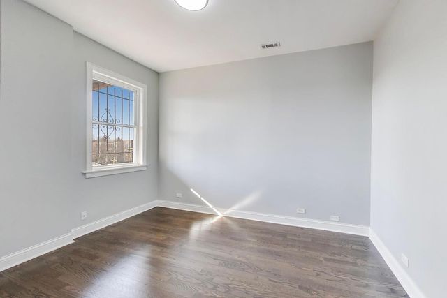 313 E 60th Street 4, Chicago, IL 60637