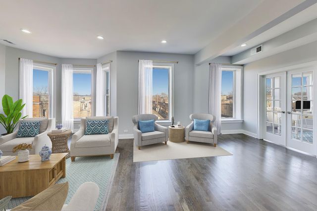 313 E 60th Street 4, Chicago, IL 60637