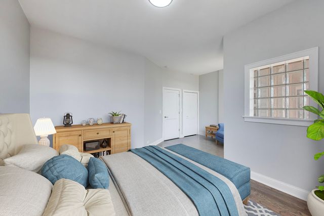 313 E 60th Street 4, Chicago, IL 60637