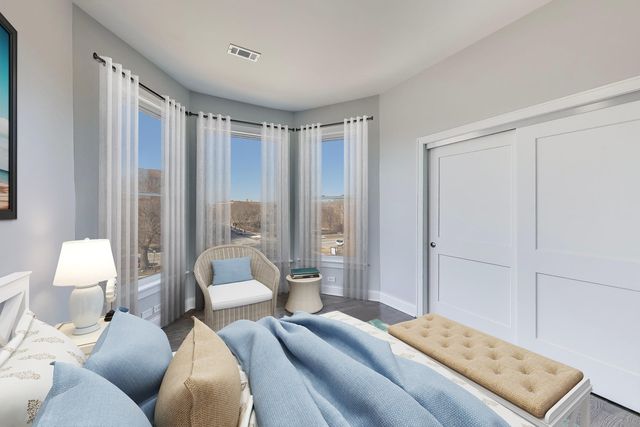 313 E 60th Street 4, Chicago, IL 60637