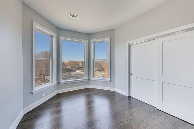 313 E 60th Street 4, Chicago, IL 60637