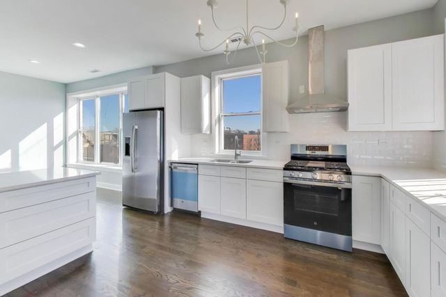 313 E 60th Street 4, Chicago, IL 60637