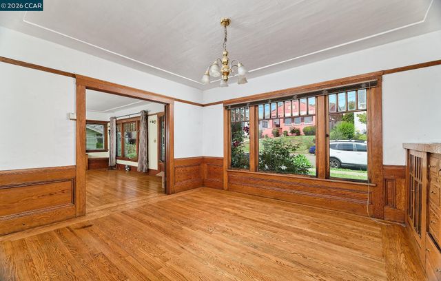 2636 Cole St, Oakland, CA 94601