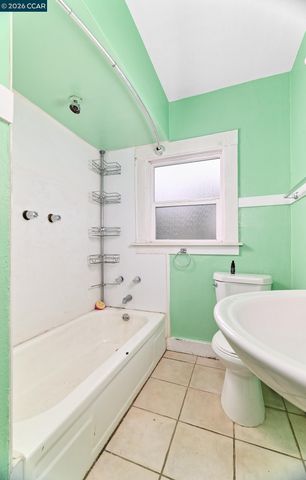 2636 Cole St, Oakland, CA 94601