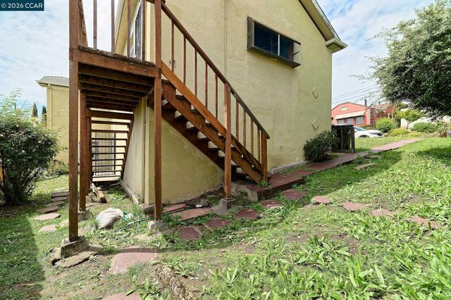 2636 Cole St, Oakland, CA 94601
