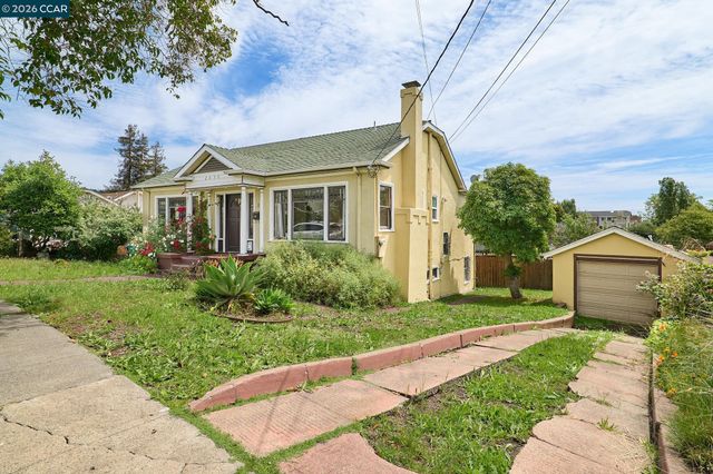 2636 Cole St, Oakland, CA 94601