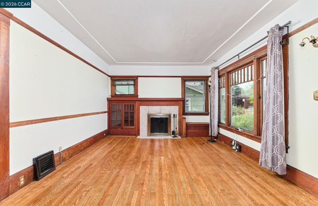 2636 Cole St, Oakland, CA 94601