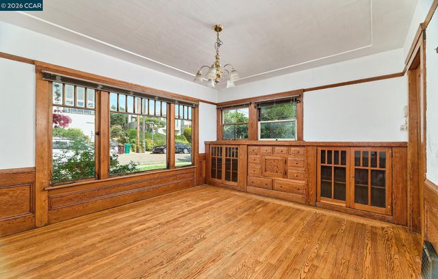 2636 Cole St, Oakland, CA 94601