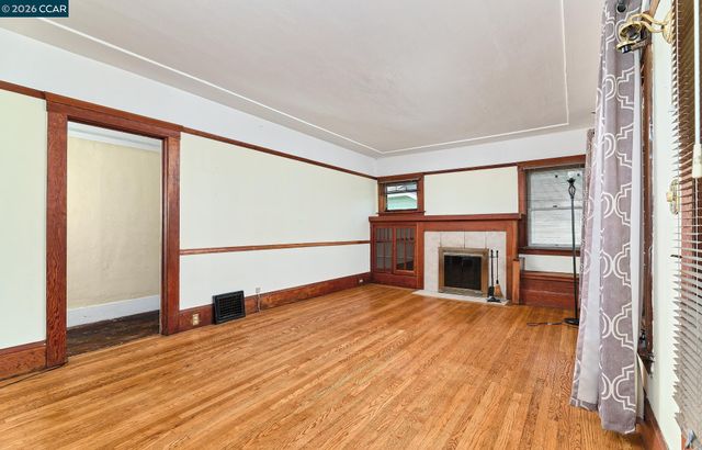 2636 Cole St, Oakland, CA 94601