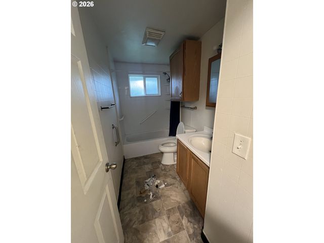 1107 E 30TH St, Vancouver, WA 98663