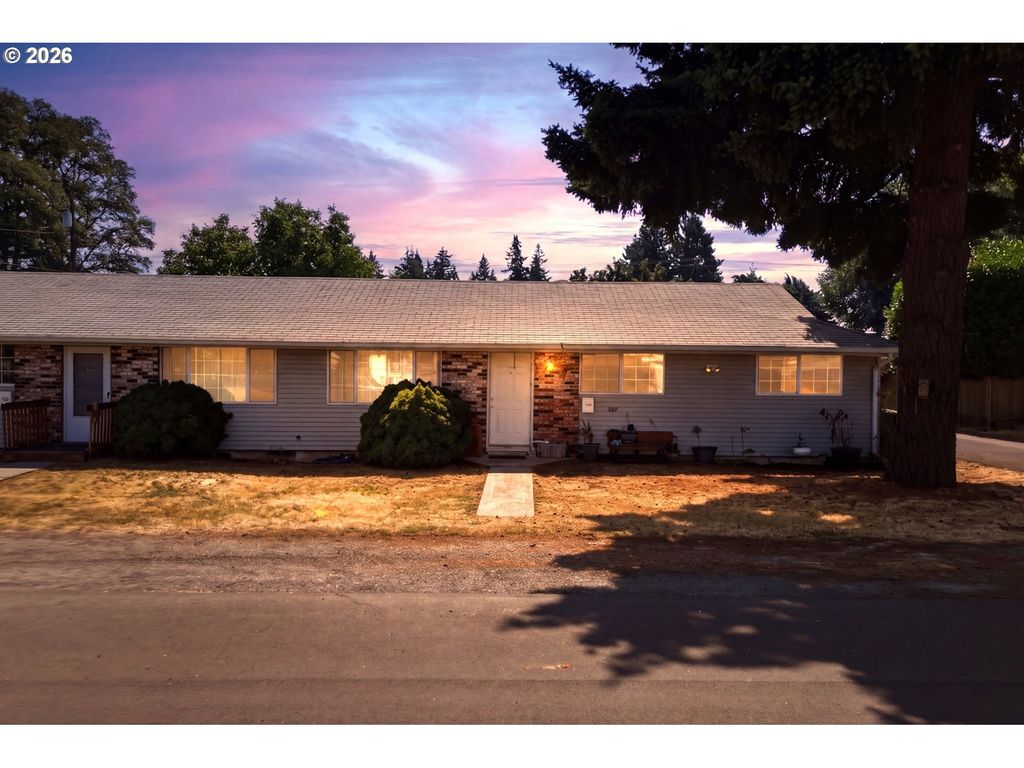 1107 E 30TH St, Vancouver, WA 98663