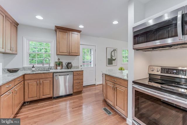 3447 LITTLE HUNTING CREEK DR, Alexandria, VA 22309