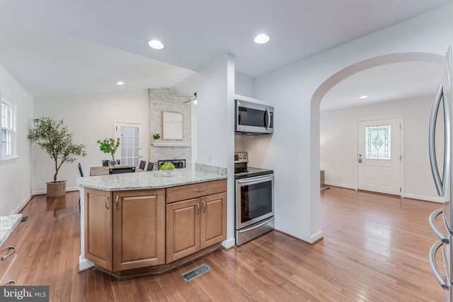 3447 LITTLE HUNTING CREEK DR, Alexandria, VA 22309