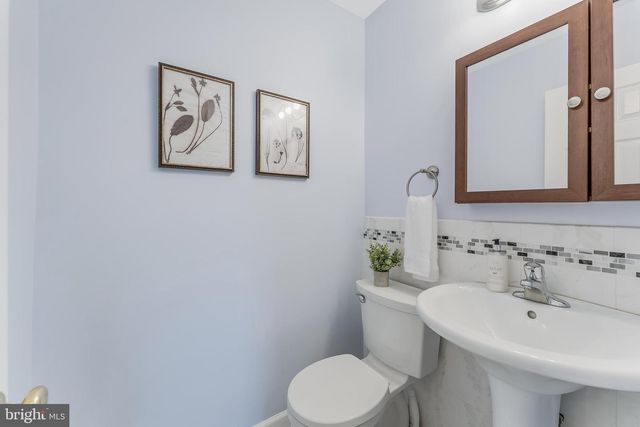 3447 LITTLE HUNTING CREEK DR, Alexandria, VA 22309