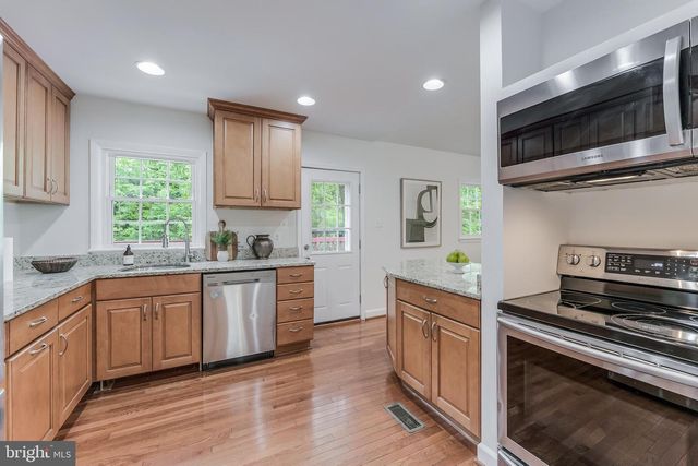 3447 LITTLE HUNTING CREEK DR, Alexandria, VA 22309