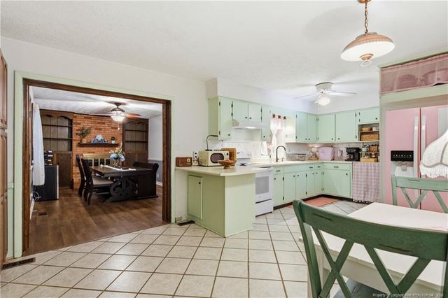 1902 Wayne Lane, Fayetteville, NC 28304