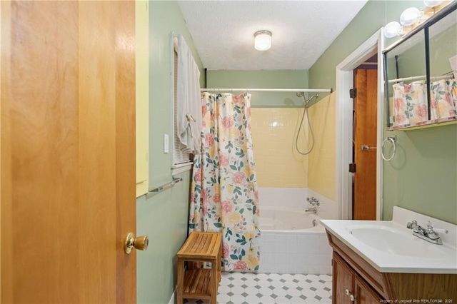 1902 Wayne Lane, Fayetteville, NC 28304