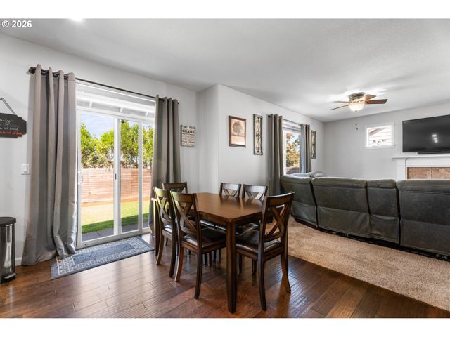 218 FINNEYS Ave, Molalla, OR 97038