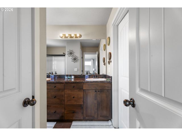 218 FINNEYS Ave, Molalla, OR 97038