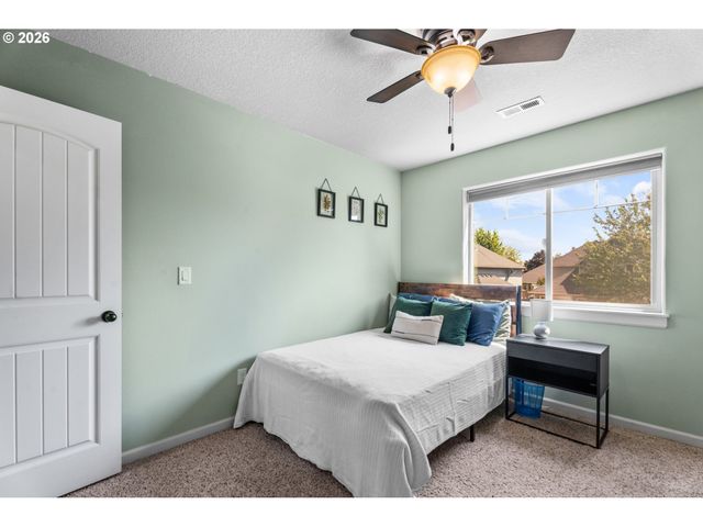 218 FINNEYS Ave, Molalla, OR 97038