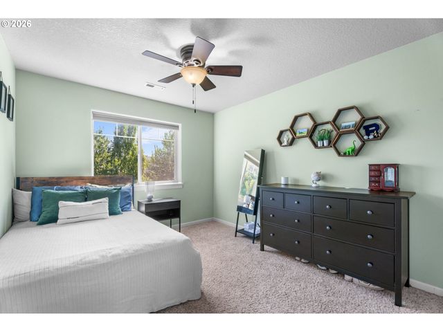 218 FINNEYS Ave, Molalla, OR 97038