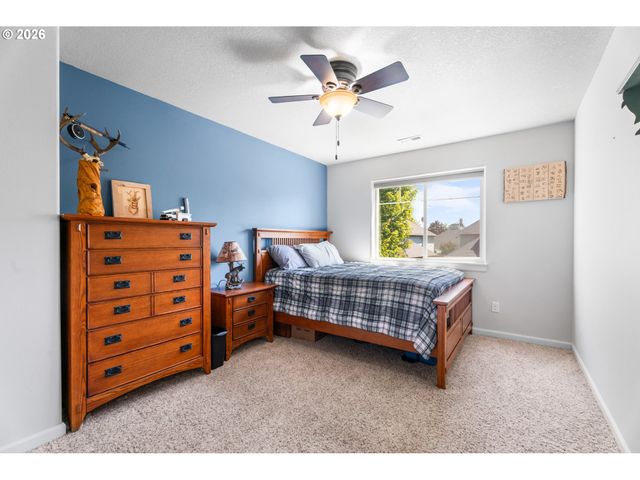 218 FINNEYS Ave, Molalla, OR 97038